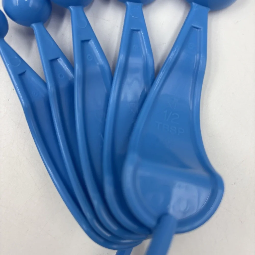 Tupperware Measuring Spoons Set Of 5 Piece Blue Plastic 1/8‎ Tsp To 1/2 Tbsp